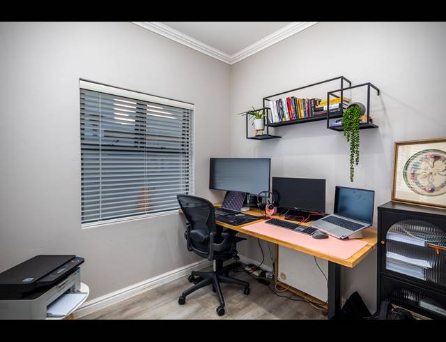 4 BEDROOM FREEHOLD FOR SALE IN SAGEWOOD
